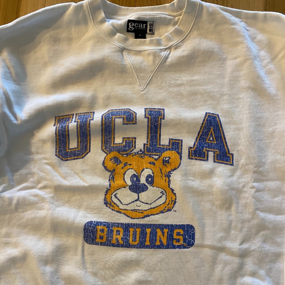 UCLA Bruins Retro Sweatshirt-Medium Gear for Sport